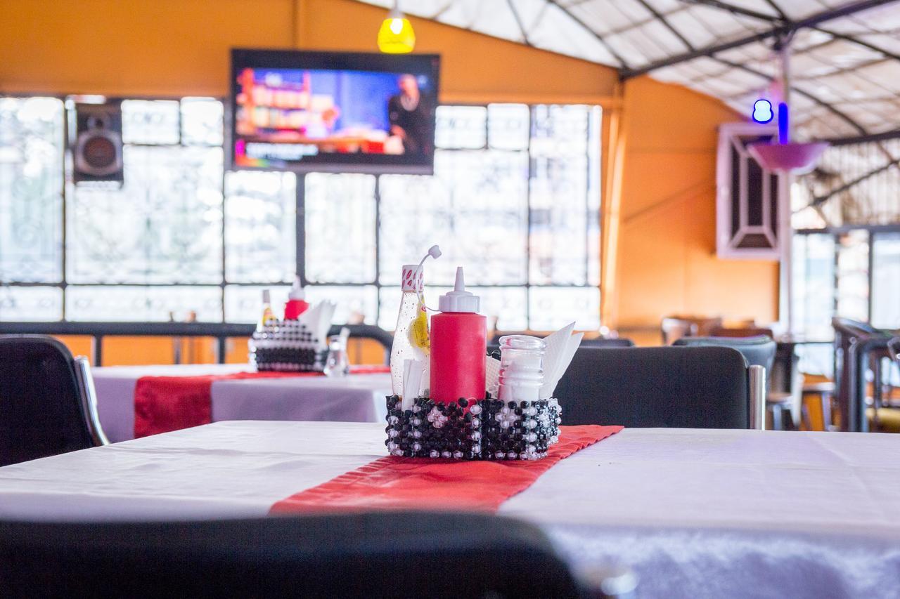 Mooreland Hotel Nairobi Buitenkant foto