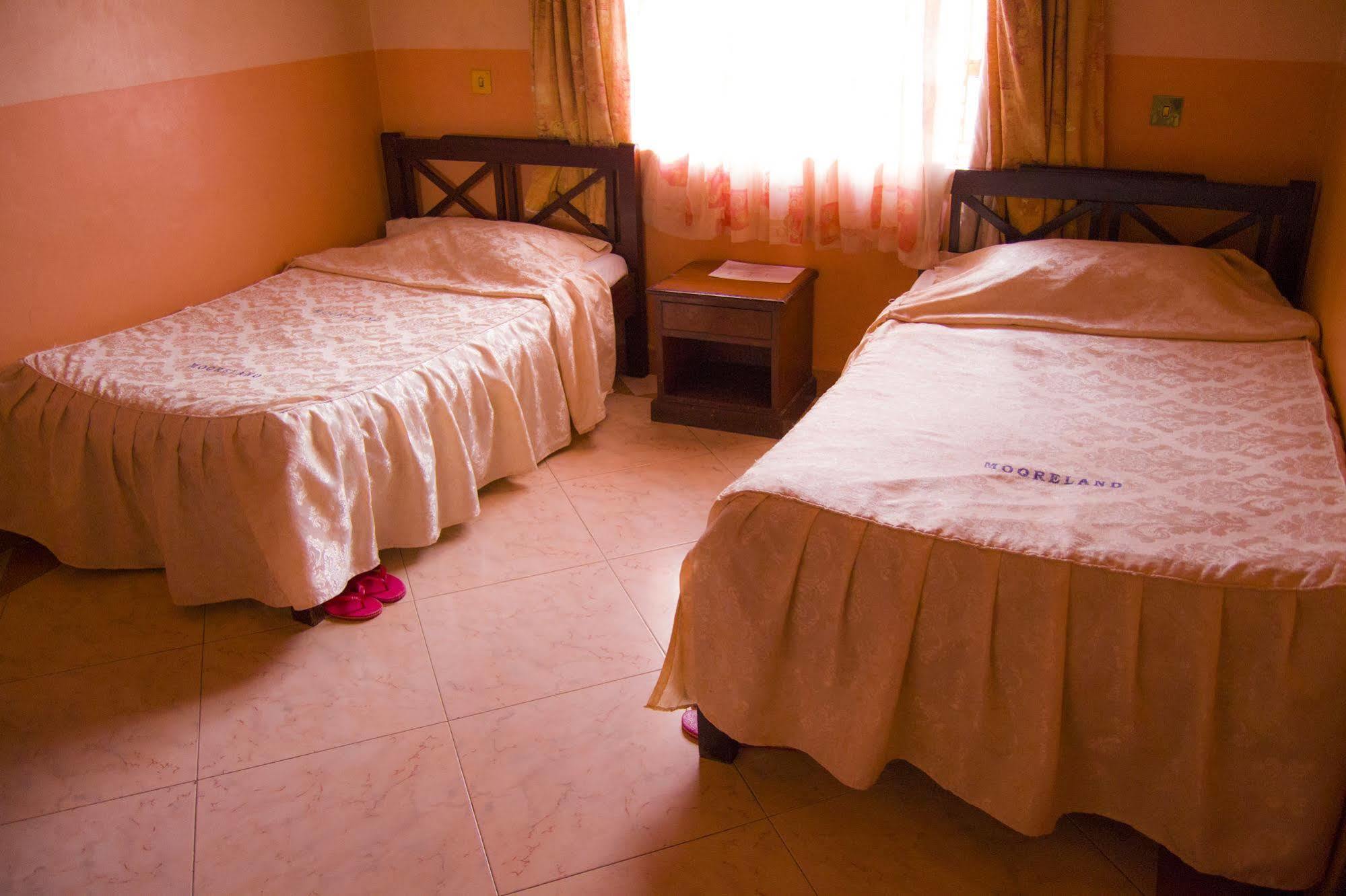 Mooreland Hotel Nairobi Buitenkant foto