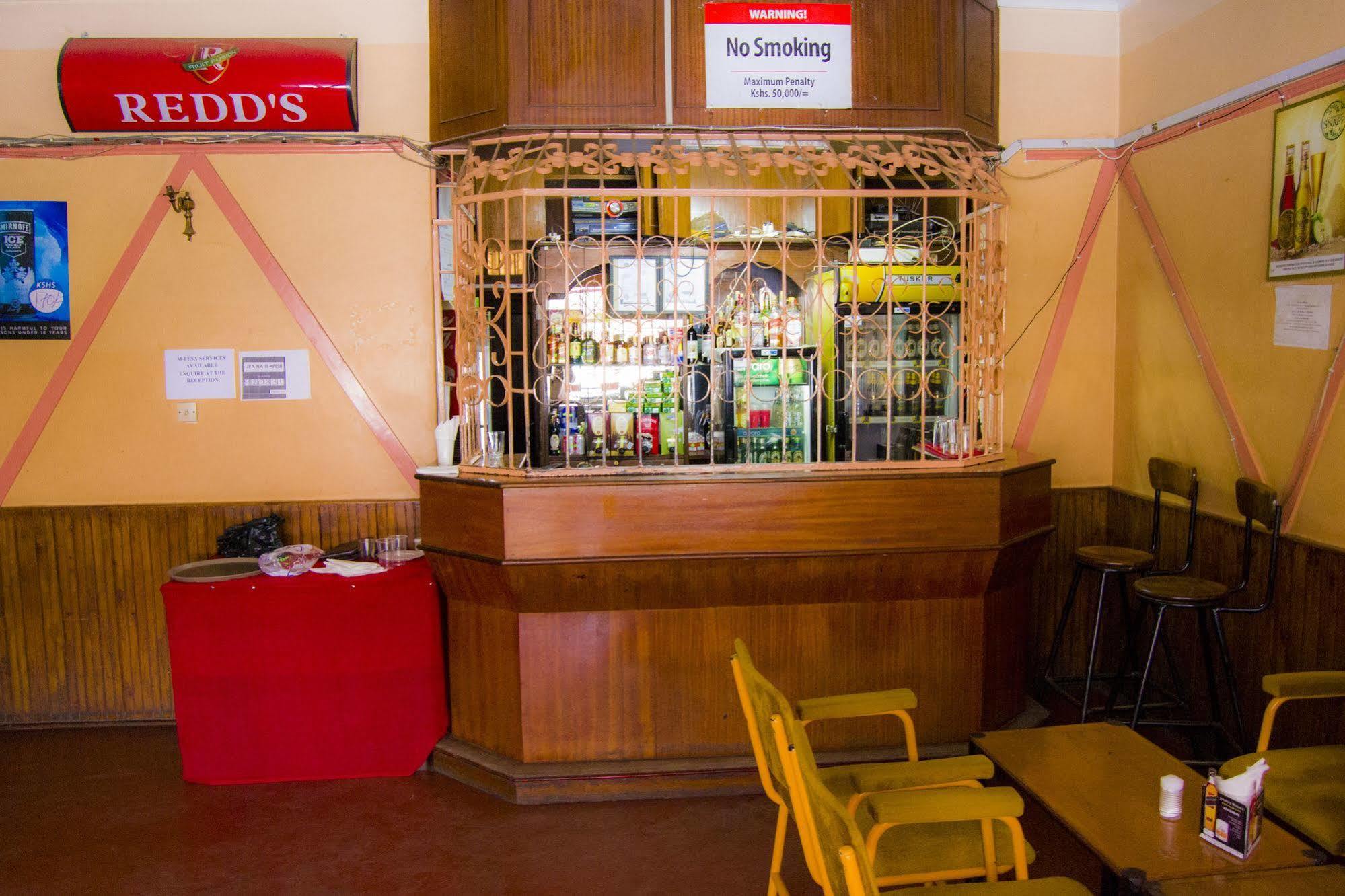 Mooreland Hotel Nairobi Buitenkant foto