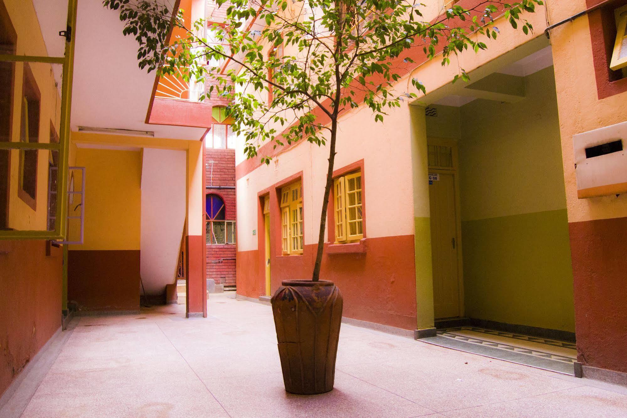 Mooreland Hotel Nairobi Buitenkant foto